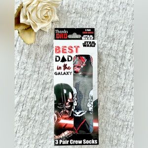 New with tags STAR WARS “BEST DAD IN THE GALAXY” 3PK CREW SOCKS Gift Box